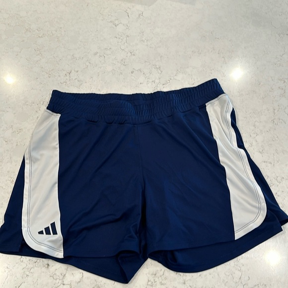 Adidas W D4T 5” Short. - Picture 1 of 5